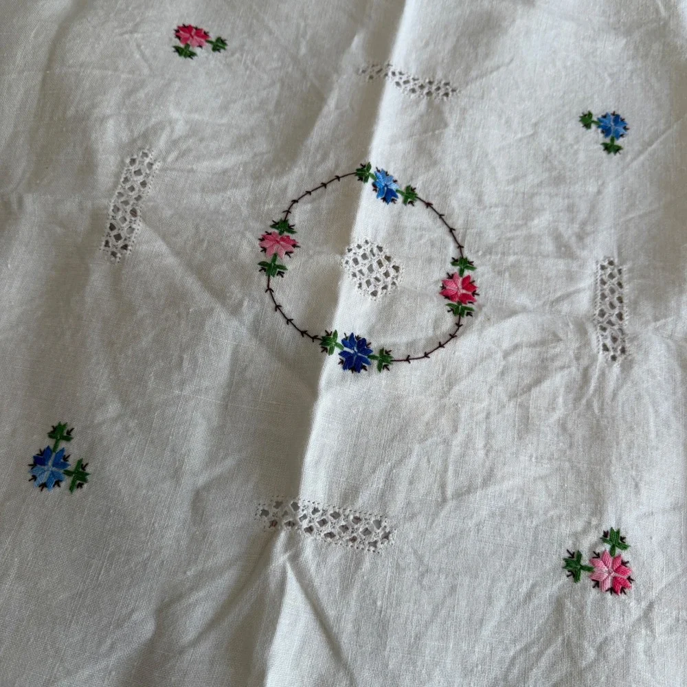 VTG Embroidered Card Tablecloth Set 5 Coasters White Linen Floral Lace 31x31